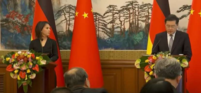 Ministrul redus mintal care a plecat în vizită în China să vorbească prostii este criticat dur de proprii colegi din guvern