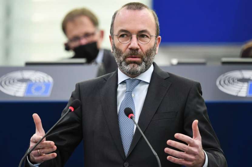 Un proverb latin spune că pe cine Dumnezeu vrea să îl piardă, mai întâi îi ia mințile! Un politician european important instigă UE împotriva Chinei !
