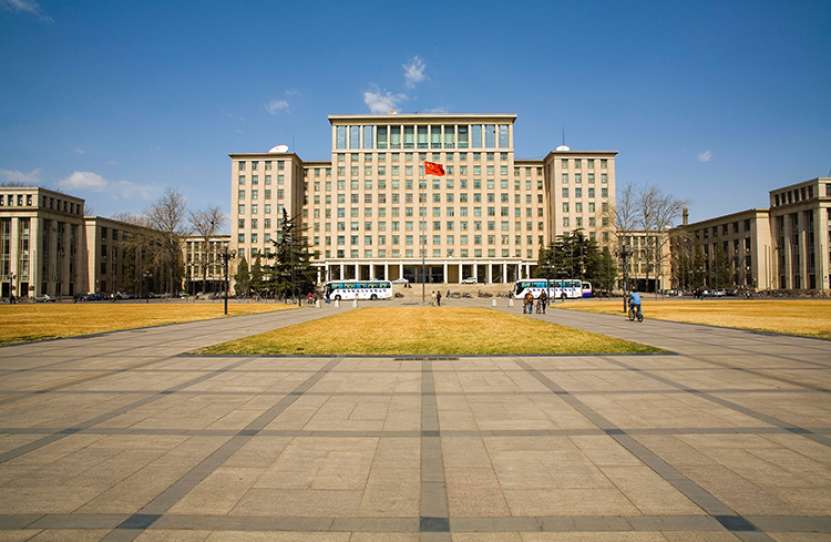 Sondaj de opinie în China: Cine-i de vină pentru război?