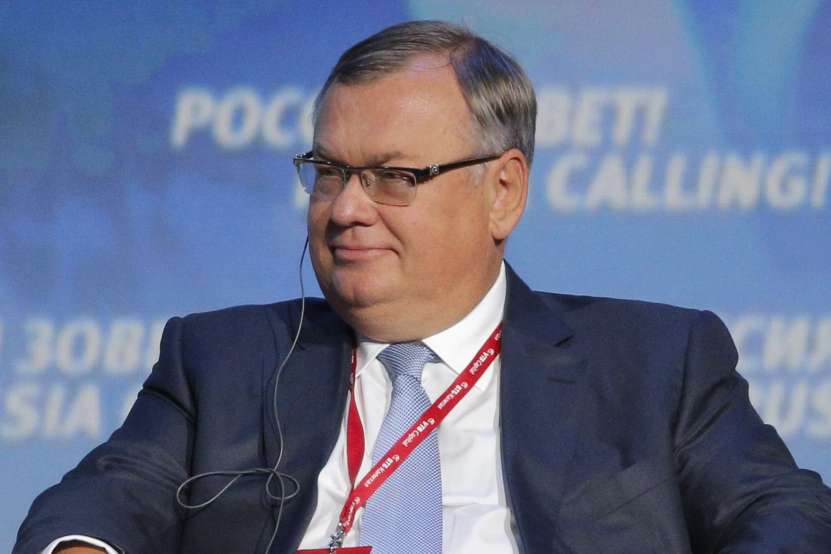 Un analist economic și bancher de origine română, Andrei Costin, prezice încă o dată sfârșitul dominației dolarului american