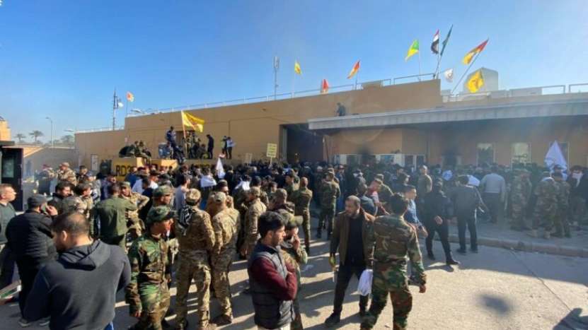 Manifestații anti-americane în Irak, declanșate de amestecul ambasadorului SUA în problemele interne ale țării. În România… nimic!