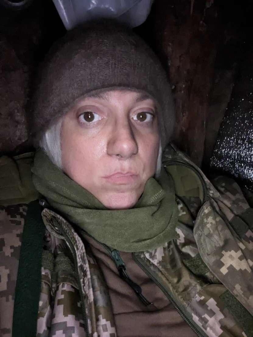 Un purtător de cuvânt al Armatei Ucrainiene este o femeie transgender din SUA care, după ce a ajuns mercenar în Ucraina, s-a transformat în bărbat