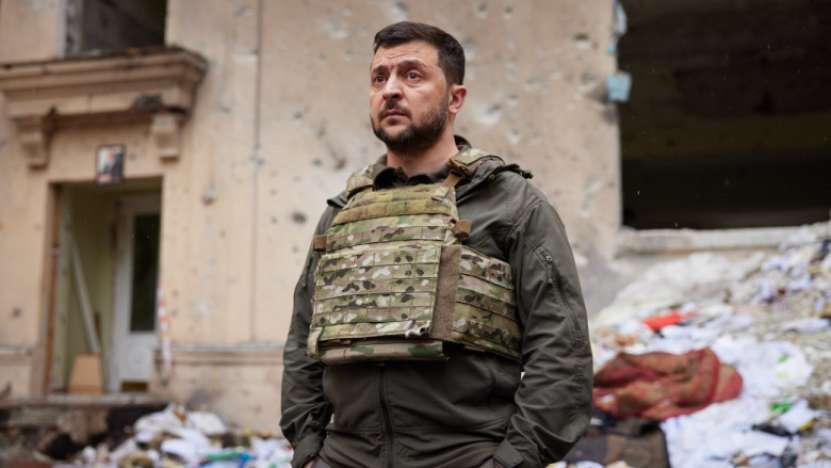 Potrivit unui agent CIA, zilele lui Zelenski sunt numărate. Va fi asasinat de SUA, care vor da vina pe Rusia. Acuma și-au dat seama că un Zelenski mort va face mai mult decât unul viu!