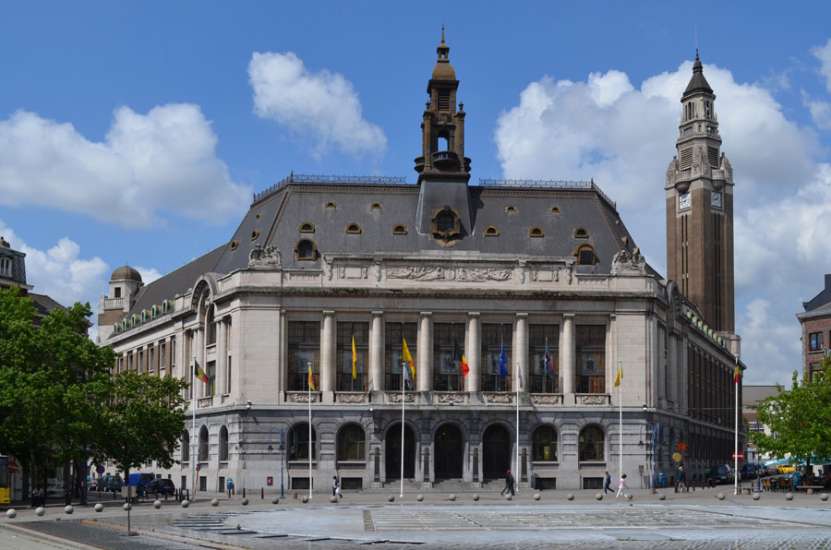 Occidentul începe să se trezească și să se revolte împotriva propagandei care promovează comportamentul sexual degenerat