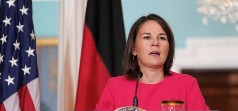 Ministra redusă mintal recidivează: de data asta l-a insultat fără motiv pe președintele chinez Xi Jinping