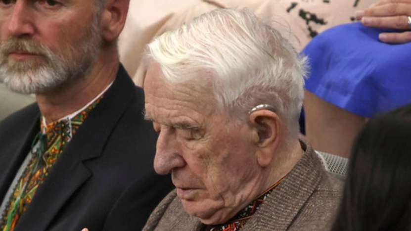 Polonia se revoltă pentru omagierea unui nazist ucrainean în Parlamentul Canadei, dar România nu se revoltă pentru reînființarea pe teritoriul său a organizației naziste Deutsche Volksgruppe!