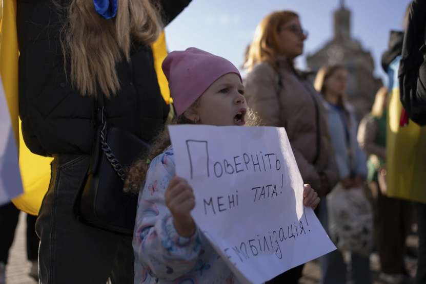 Începe distracția: în Ucraina au deja loc mitinguri prin care se cere demobilizarea soldaților de pe front!