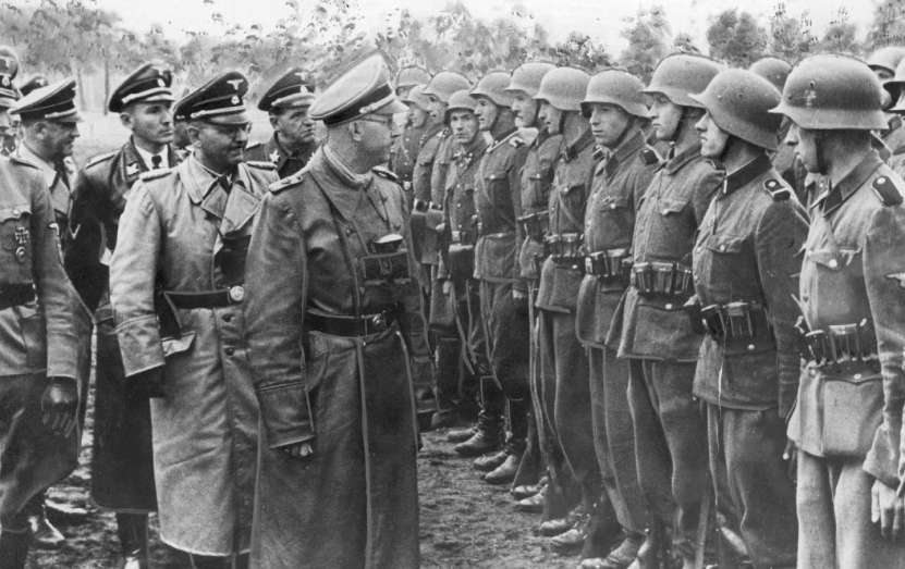 Naziștii de ieri, ca și NATO-iștii de azi, inspectează o nouă tranșă ucraineană de carne de tun pentru frontul din Est