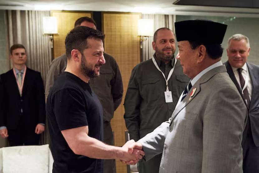 Zelensky a mers degeaba în Singapore, nu a găsit aici sprjin diplomatic, deoarece „liderii asiatici știu că Occidentul una spune și alta face” (Raja Mohan)