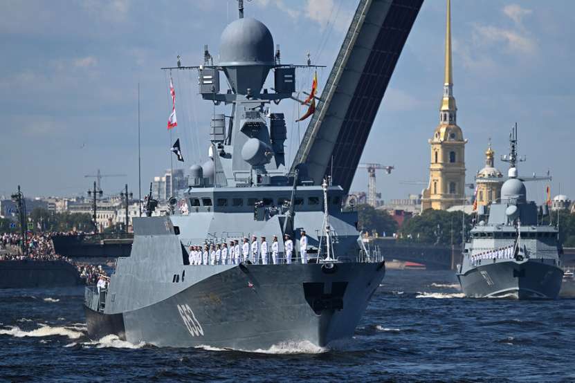 În sfârșit, Rusia răspunde cu aceeași monedă: își trimite flota de război la frontierele SUA!