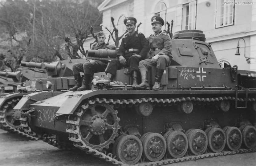 „Dacă azi vedem din nou tancuri germane pe pământ rusesc, după 80 de ani, s-ar putea să vedem în curând și tancuri rusești la Berlin!” (D. Medvedev)