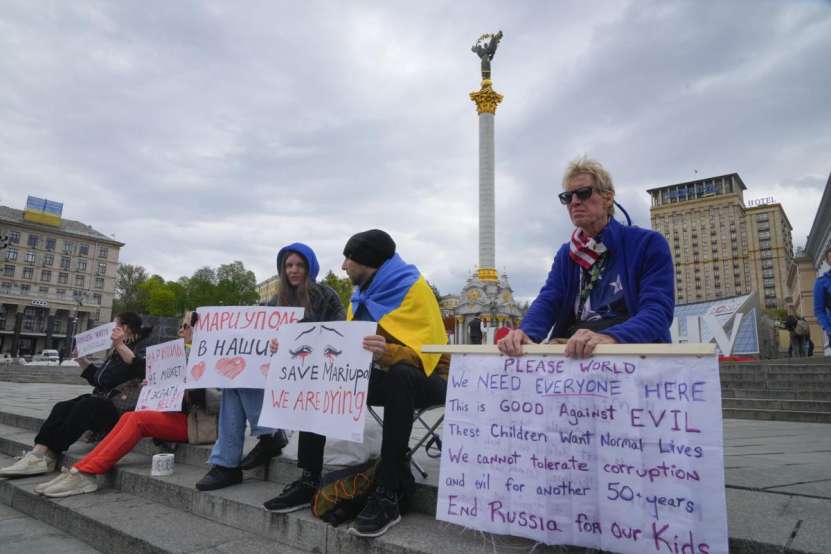 „Legătura cu Ucraina a autorului tentativei de asasinat asupra lui Trump, îl pune pe Zelensky într-o situație extrem de dificilă” (Bloomberg)