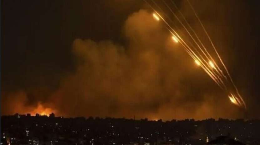 Atacul iranian cu rachete arată vulnerabilitatea apărării aeriene a Israelului - The Guardian