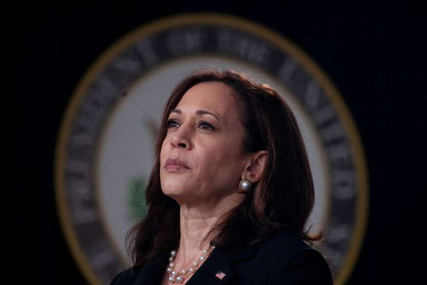 Candidata la președenția SUA Kamala Harris nu dă interviuri la reviste americane celebre. Evită
