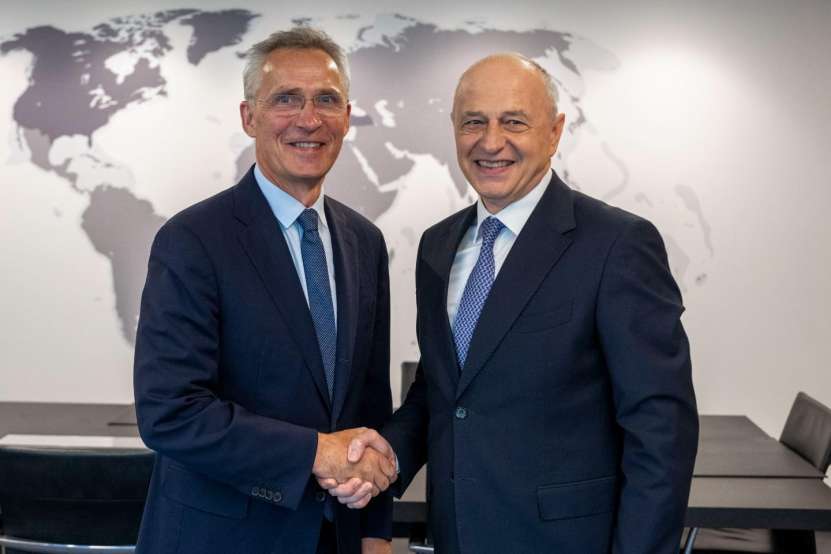 Fostul secretar general al NATO Stoltenberg este la fel de prostănac ca și fostul său adjunct