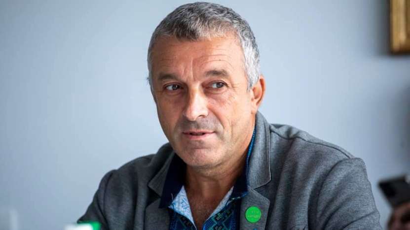 Ucraina continuă genocidul lingvistic împotriva elevilor români din Bucovina aflată sub ocupație ucraineană. Iată pe cine ajutăm noi!
