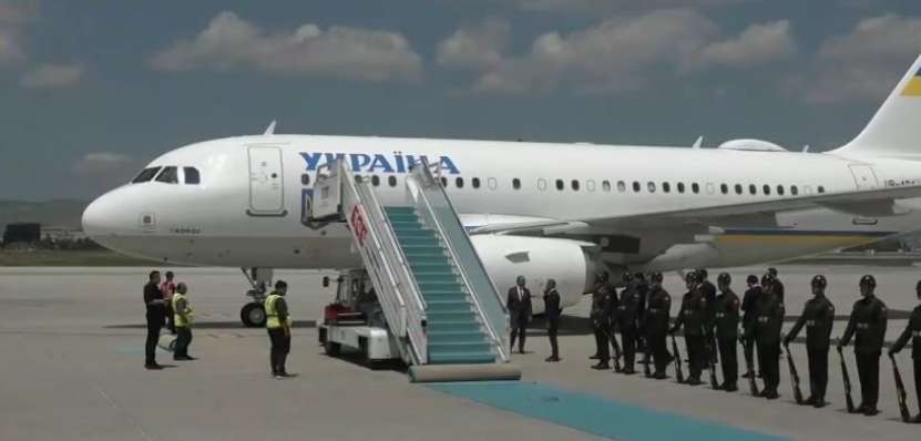 Șmecheri, președinții Trump și Putin și-au bătut joc de papagalul de Zelensky. L-au lăsat să meargă singur la Istanbul!