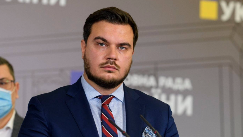 „Ucraina va fi forțată să devină un cerșetor tot mai mare”  (Dmitri Natalukha, deputat ucrainean)