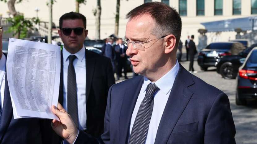 Bordelul politic numit pompos Curtea Penală Internațională a emis mandat de arestare pe numele președintelui Putin, acuzat fără dovezi că ar fi „răpit” mii de copii. Care este adevărul?