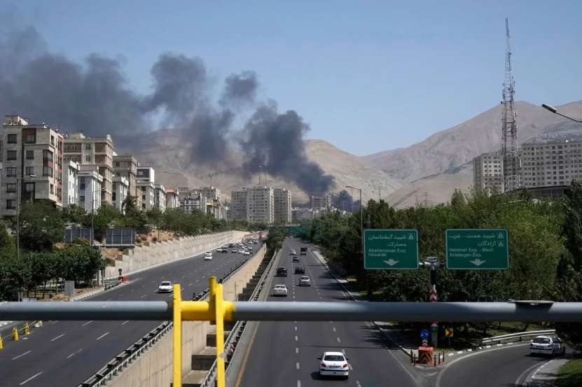 La fel ca și Irakul în 2003, Iranul a fost atacat pe baza unor falsuri. „Informațiile americane spun că Iranul era la trei ani distanță de arma nucleară!” (CNN)