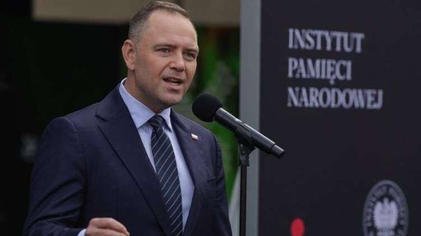Culmea obrăzniciei: Kievul respinge cererea Varșoviei ca refugiații ucrainieni din Polonia să nu mai afișeze simboluri naziste și amenință Polonia cu „consecințe”