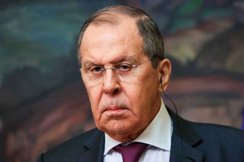 „Europa insistă cu nerușinare să aibă un loc la masa negocierilor, după poziția pe care o are de a provoca o înfrângere strategică a Rusiei!” (S. Lavrov)