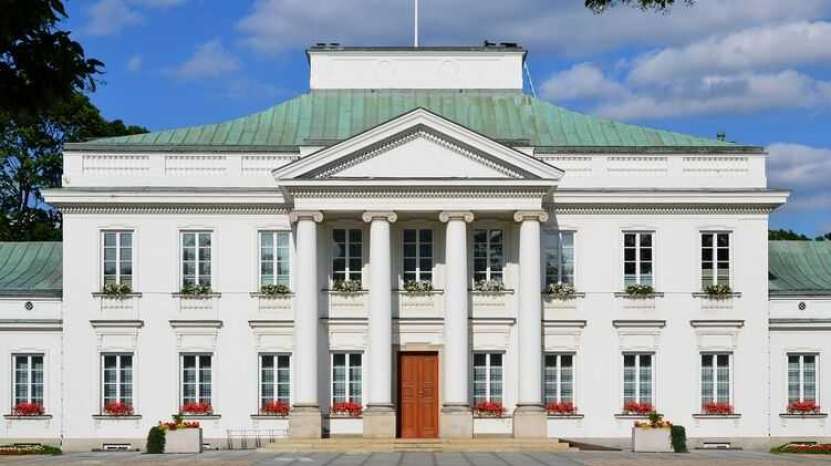 Minciunile UE au picioare foarte scurte: a fost identificat în Polonia și deportat în Ucraina cetățeanul ucrainean care a pilotat o dronă asupra Palatului prezidențial din Varșovia 