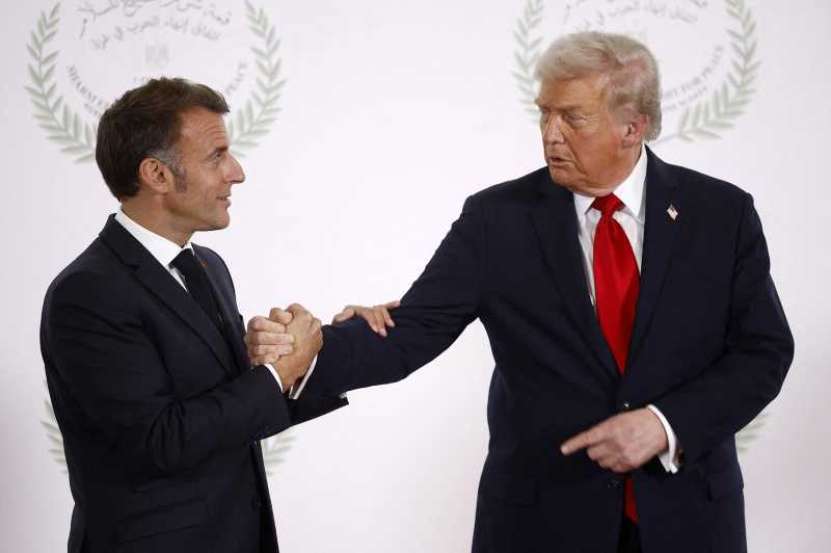 Trebuie să ne așteptăm ca Trump să-i dea un picior în fund lui Macron. Ce s-a putut citi pe buze?