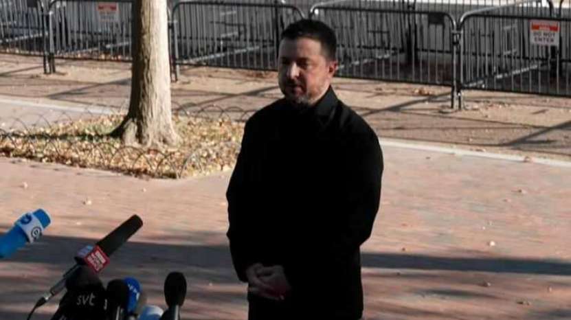 O conferință de presă de rău augur: Zelenski singur, cu spatele la gratii, iar Trump i-a cerut pe rețeaua sa socială să oprească luptele pe linia existentă