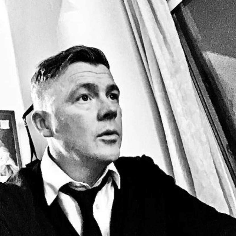 „Acțiunile Angliei și ale UE sunt o nebunie!”  (Frank Wright, jurnalist britanic)