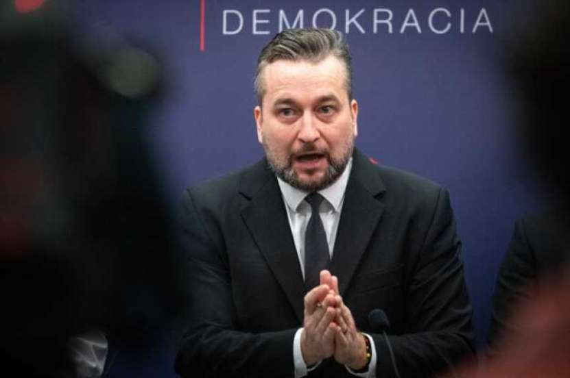 În Europa Centrală, Ungaria, Slovacia și Cehia constituie un „bloc anti-ucrainean” și anti-război. România tot nevertebrată, ca o râmă!