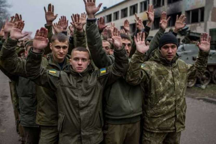 Soldații ucrainieni încercuiți în Pokrovsk se predau în masă Armatei Ruse