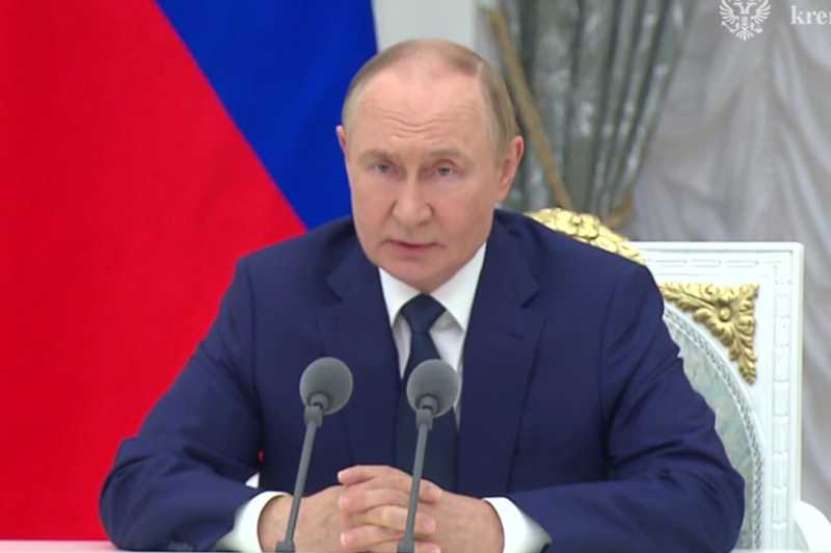 „Armele dezvoltate acuma, Poseidon și Burevestnik, vor asigura paritatea strategică a Rusiei pentru întregul secol XXI” (Vladimir V. Putin)