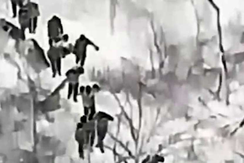 Soldații ucrainieni încercuiți și înfometați la Pokrovsk au ajuns să mănânce șobolani iar, după ce li s-au terminat șobolanii, s-a predat forțelor ruse