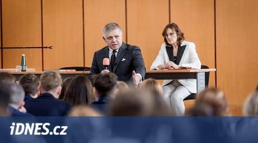 „Pe tinerii din Slovacia care susțin Kievul, îi invit să meargă în Ucraina și să lupte pe front!”  (Robert Fico)