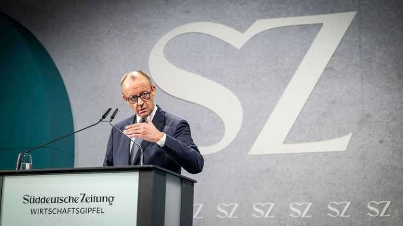 Neonazistul care conduce azi Germania declară sfârșitul vechii ordini mondiale și instalarea în Europa a unei Neue Ordnung, fără America și împotriva ei