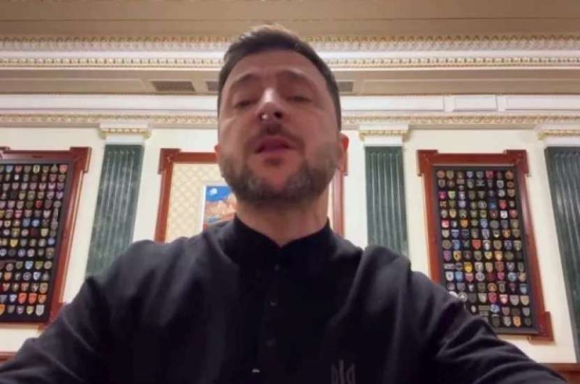 Individul trage tare, până îi ies drogurile pe nas!