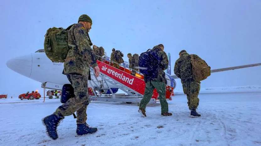 Kafka și soldatul Swejk depășiți de realitate. Germania a trimis în Groenlanda un numă de 15 (cincisprezece) soldați ca să „apere” insula, dar după două zile i-a rechemat acasă, fără explicații