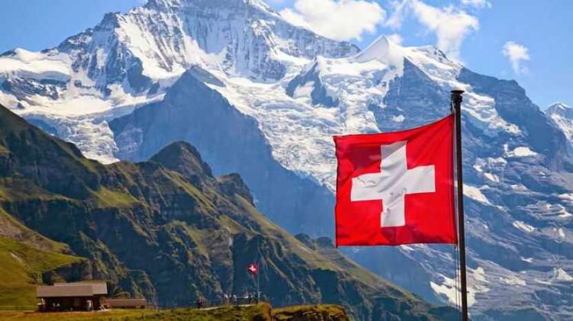 Autorități elvețiene naive, oficiali fraieri și „refugiați” ucrainieni șmecheri