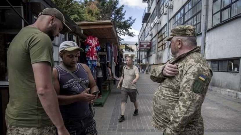 Etnicii maghiari din Transcarpatia (Ucraina) sunt omorâți în bătaie, cu ocazia mobilizării forțate. Europa tace, complice la crime