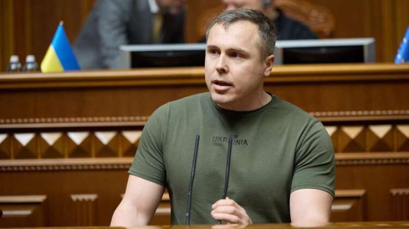 În accese de demență nazistă, unii deputați ucrainieni cer în parlamentul lor continuarea războiului, fără nici o bază reală