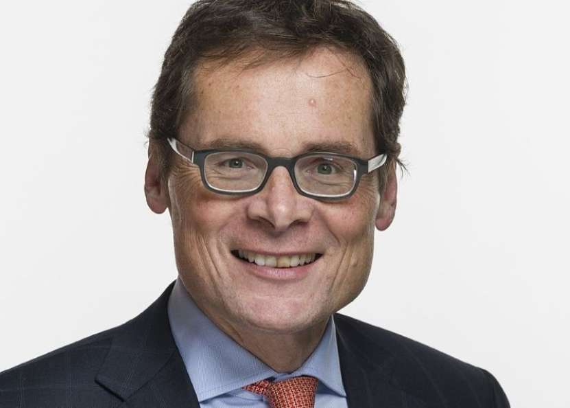 „Să nu ne lăsăm copleșiți de propaganda Kievului, de cultul Ucrainei. Provocarea Rusiei a fost o prostie totală” (revista elvețiană Weltwoche, redactor șef Roger Köppel)