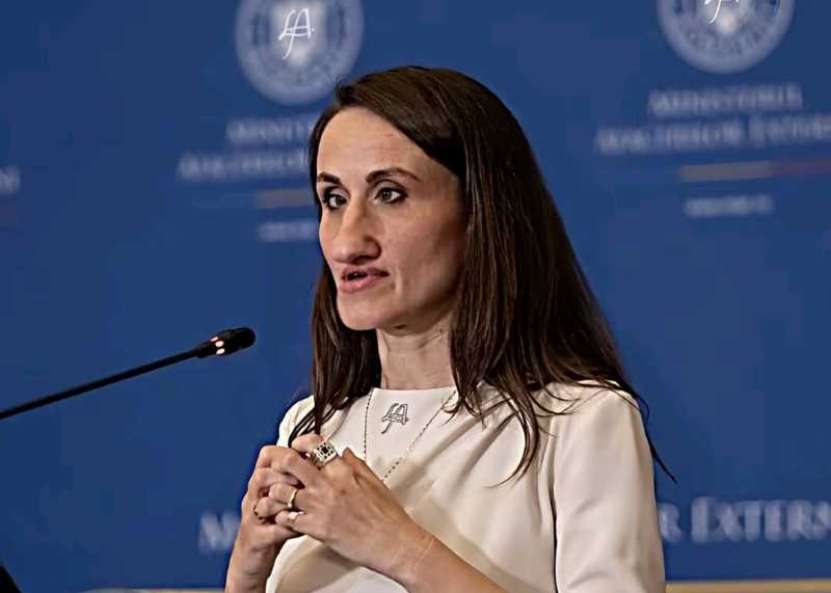 Avezuha își arată adevărata față hâdă, bineînțeles din punct de vedere moral, dând ordin ca o minoră să fie lăsată singură în străinătate, într-o zonă de război