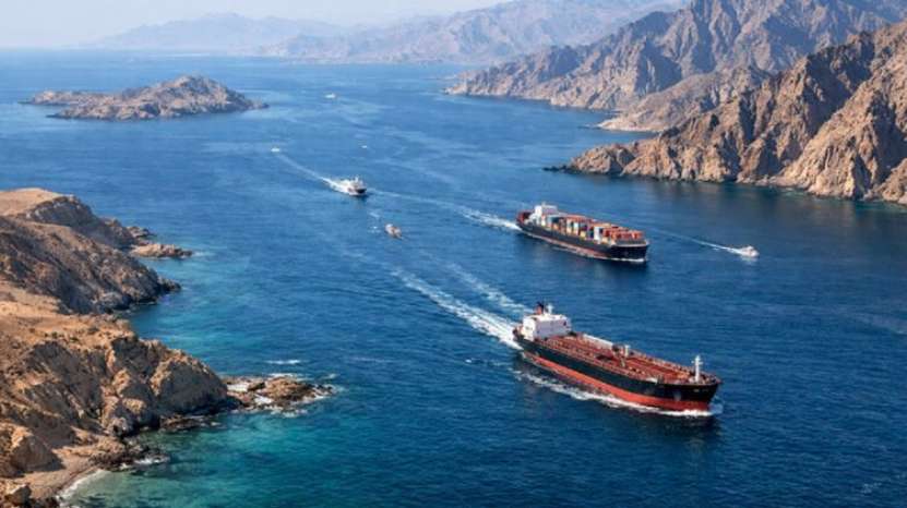 SUA au declarat degeaba o blocadă în zona Strâmtorii Hormuz. Nu pot impune respectarea ei (New York Times)