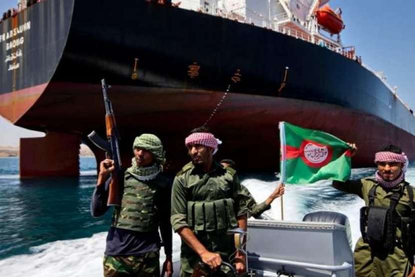 Trump este primul care a pus în practică pirateria de stat. Acuma Huti îl imită și vor să impună taxe navelor care trec prin Marea Roșie