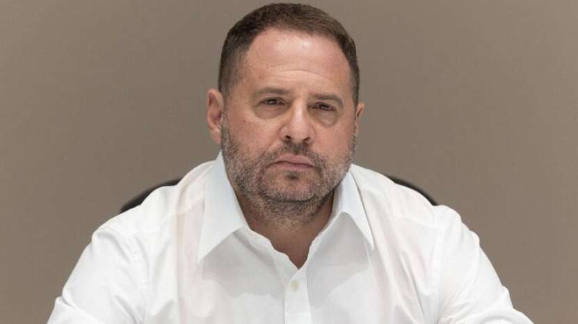 De ce a zis Putin că „sfârșitul războiului este aproape”? Împotriva fostului șef de birou al lui Zelenski, atotputernicul Andrei Yermak poreclit „poponarul” (foto), a început urmărirea penală