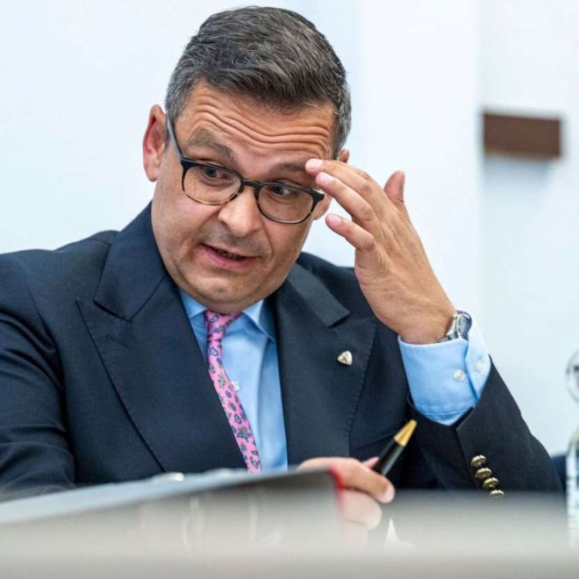 „Conducerea UE este o adunătură de infractori bolnavi mintal!” (Gerald Grosz, politician austriac) 