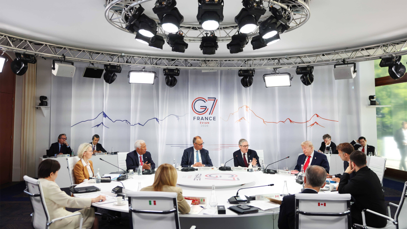 Die Junge Welt: „Grupul G7 întrunit la Evian (în Franța) adoptă un ton ultimativ față de Rusia și amenință cu un război între Europa și Rusia, care s-ar desfășura pe teritoriul german!”