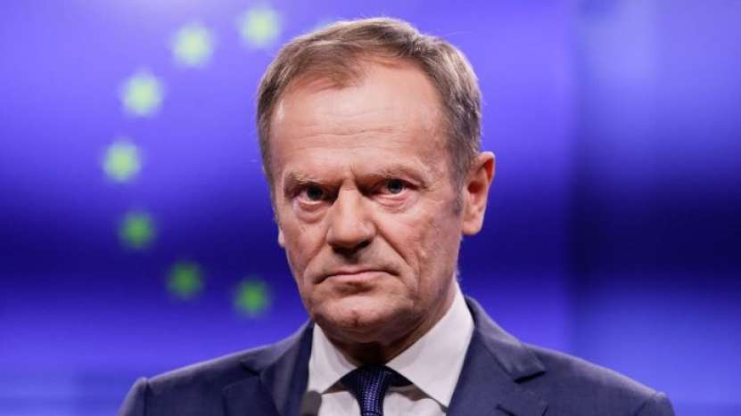 Polonezii de azi le dau gratuit arme nepoților celor care în trecut au ucis civili polonezi, în Al Doilea Război Mondial 