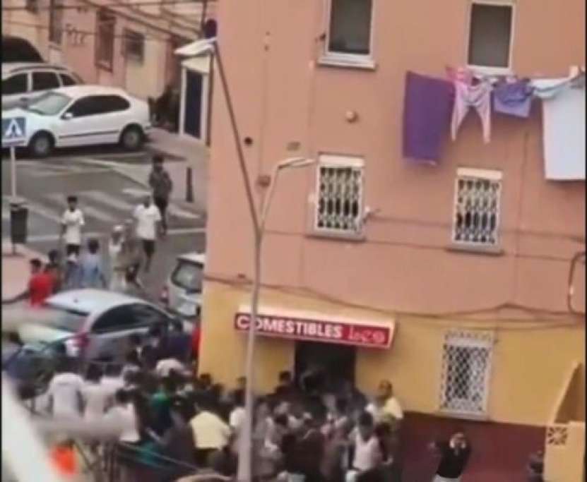 În Ceuta (Spania), migranții marocani fac același lucru ca și coloniștii evrei în Cisiordania: îi alungă pe localnici din casele lor (video)